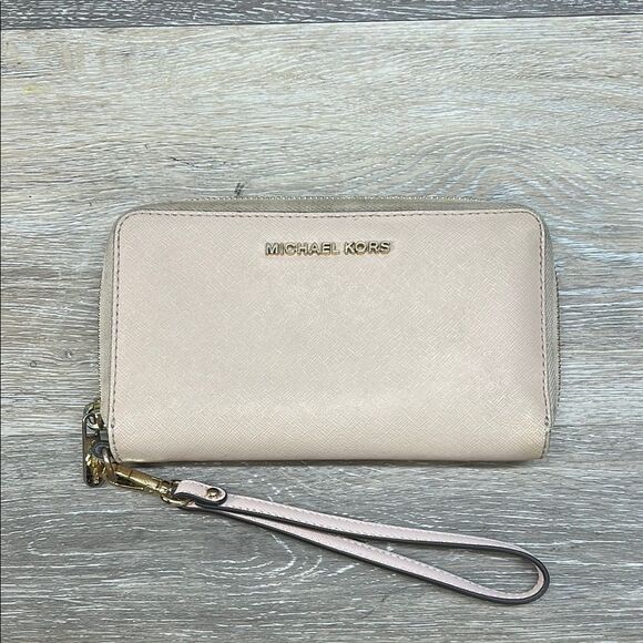 0327 Michael Kors full zip wallet - Picture 1 of 8